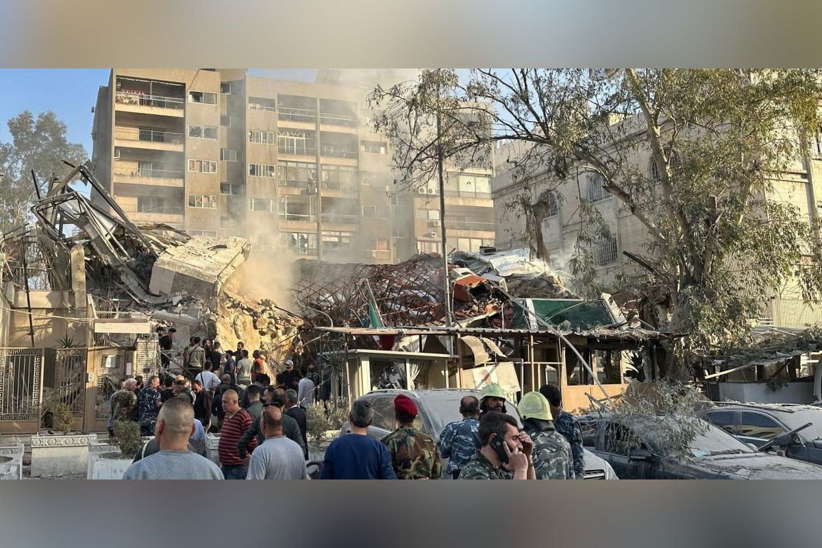 Destruyen el consulado de Irán en Damasco en lo que los medios de comunicación sirios e iraníes describieron como un ataque aéreo israelí.