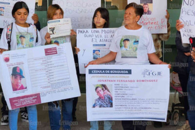 Familiares de desaparecidos toman la presidencia municipal de Fresnillo