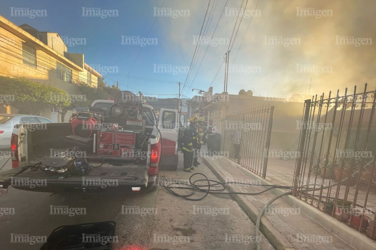 Hombre drogadicto provoca incendio al interior de su casa en el fraccionamiento El Carmen