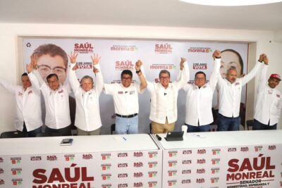 El senador Ricardo Monreal respalda a Saúl “El cachorro” Monreal. | Foto: Cortesía. 