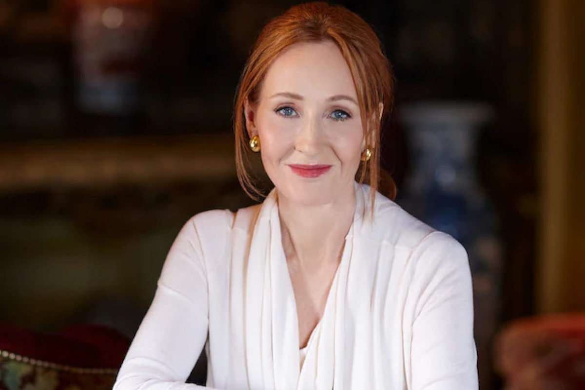 J.K. Rowling, autora de Harry Potter, es criticada por comentarios a una entrenadora