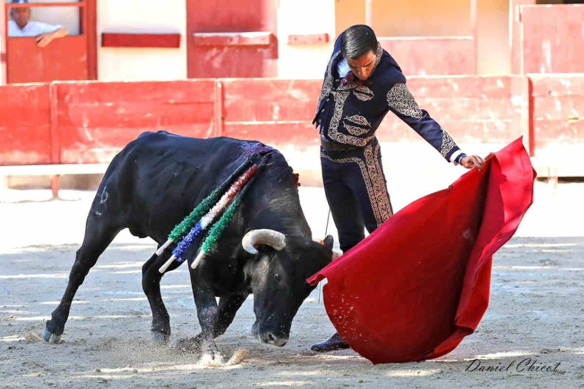 El matador zacatecano Antonio Romero reapareció en un festival campero en Saint Etienne du Gres, Francia