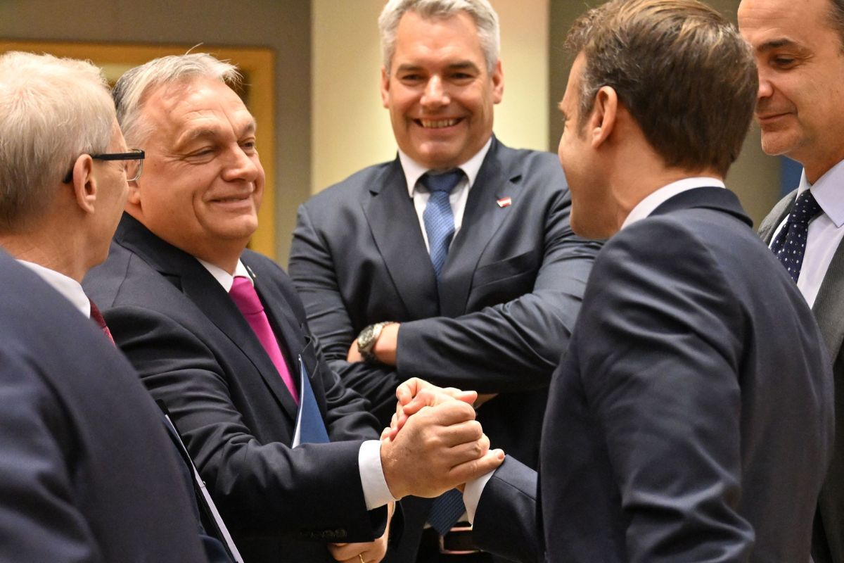 La Unión Europea dieron hoy su "acuerdo de principio" a la apertura de las negociaciones de adhesión con Ucrania y Moldavia