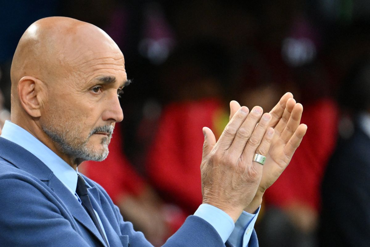 La Federación Italiana de Futbol ratificó al técnico Luciano Spalletti al frente de la selección del país; eliminada de la Eurocopa.