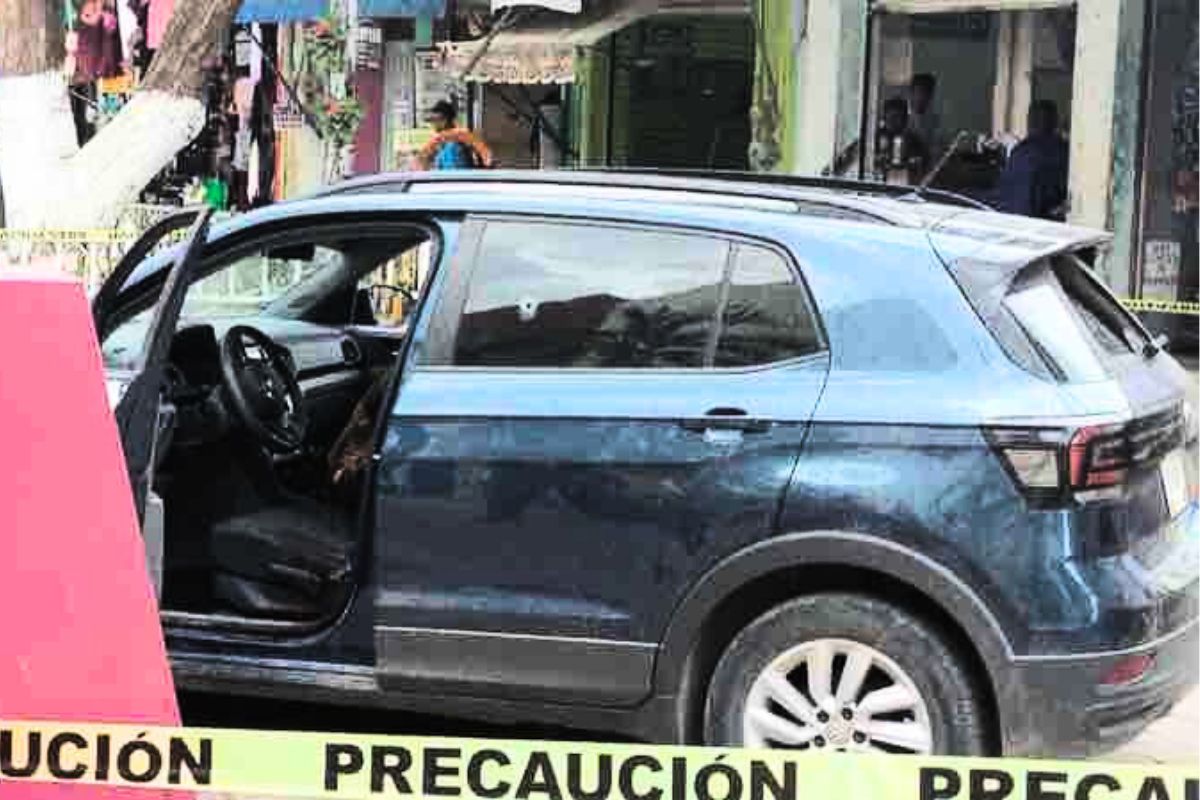 Atacaron a balazos al ex-regidor de Atoyac, Carlos Téllez Reyes; en pleno centro de la ciudad; en la Costa Grande de Guerrero.