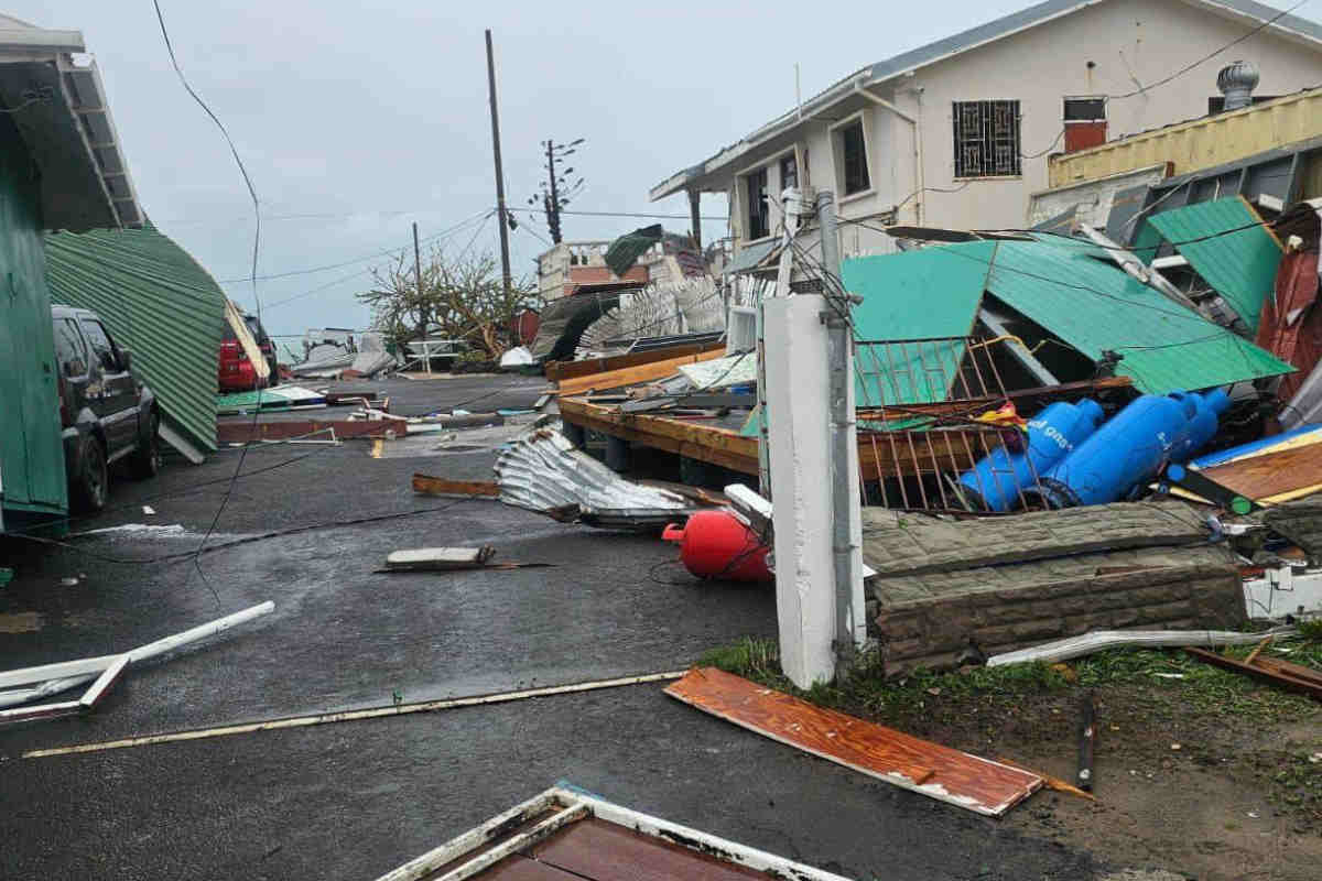 Huracán Beryl impacta en el Caribe, hay cuatro fallecidos